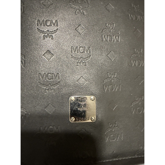 MCM Crossbody Leather Black Messenger Handbag Unisex - Picture 3 of 17